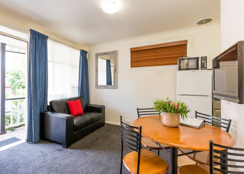 Graham Apartments - VIC Tourism 33