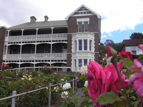Auldington Hotel - VIC Tourism 24