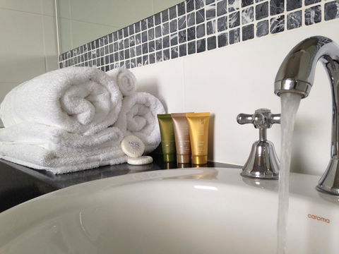 Auldington Hotel - VIC Tourism 14