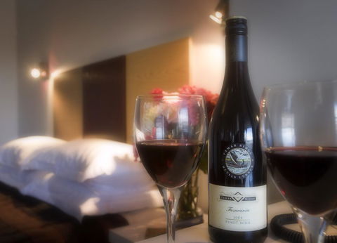 Auldington Hotel - VIC Tourism 35