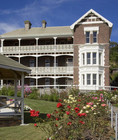 Auldington Hotel - VIC Tourism 0