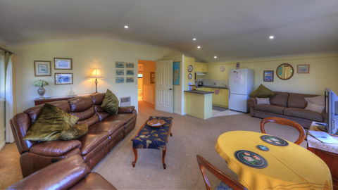 Birchwood On The River - Devonport, Tasmania - Self-Contained And Self-Catering Accommodation - VIC Tourism 17