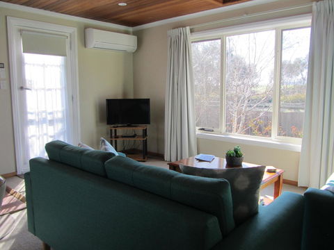 Elm Trees Accommodation @ Ross - VIC Tourism 15