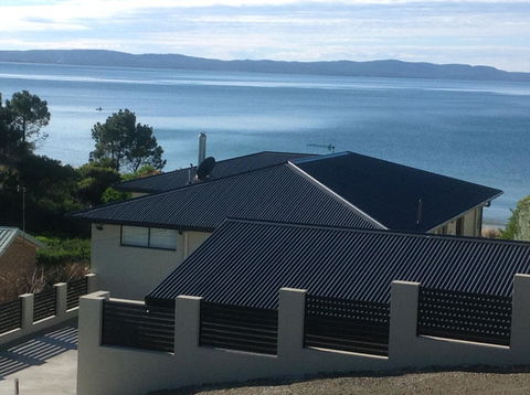 Swansea Beach House Oceanfront - VIC Tourism 4