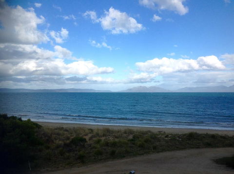 Swansea Beach House Oceanfront - VIC Tourism 9