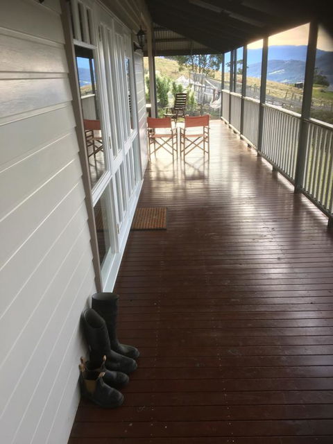 House On The Hill Bed And Breakfast - VIC Tourism 3