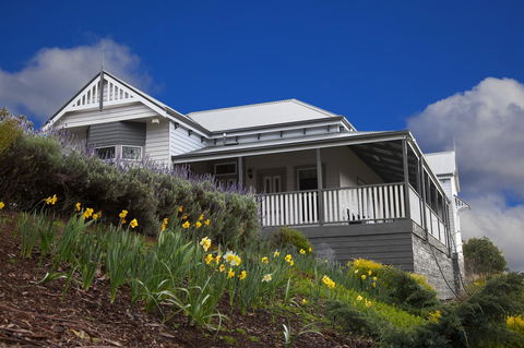 House On The Hill Bed And Breakfast - VIC Tourism 0