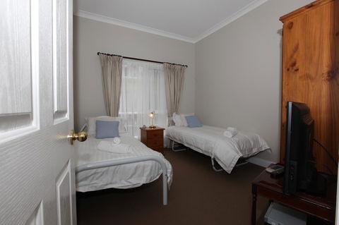 House On The Hill Bed And Breakfast - VIC Tourism 33