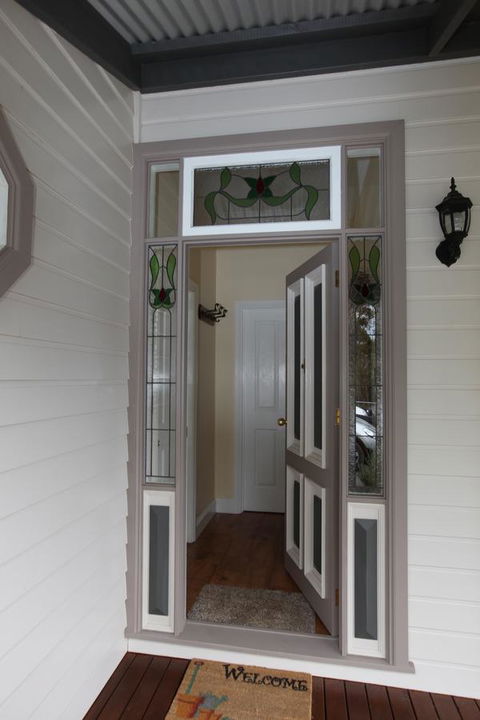 House On The Hill Bed And Breakfast - VIC Tourism 4