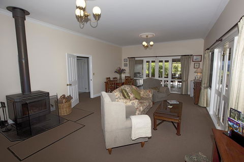 House On The Hill Bed And Breakfast - VIC Tourism 43