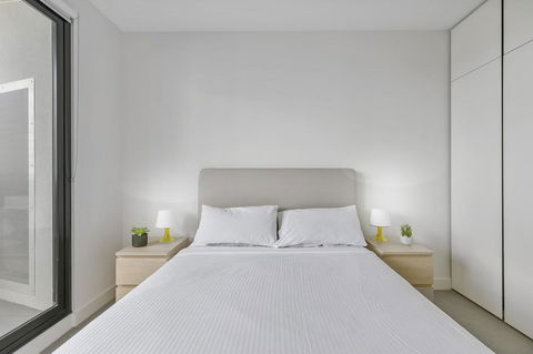 New One-Bedroom With Sweeping Views - VIC Tourism 3