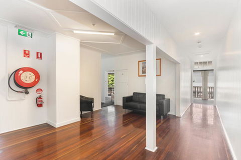 Newmarket Hotel - VIC Tourism 3