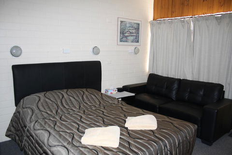 Nhill Oasis Motel - VIC Tourism 2