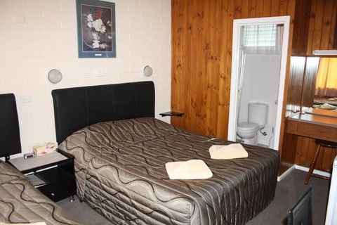 Nhill Oasis Motel - VIC Tourism 1
