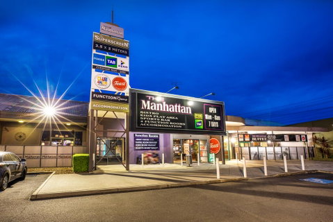 Nightcap At Manhattan Hotel - VIC Tourism 1