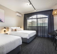 Nightcap at Springwood Hotel - VIC Tourism