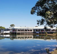 Nightcap at Waterfront Hotel - VIC Tourism