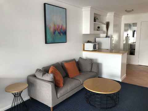 North Pier Hotel - VIC Tourism 1