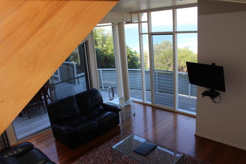 NORTHPOINT 1 - VIC Tourism 3