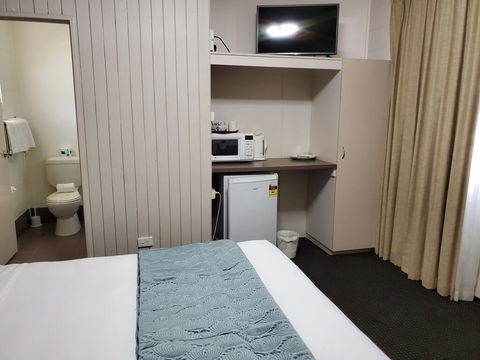 O'Sheas Windsor Hotel - VIC Tourism 2
