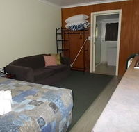 Oakridge Motel Tourist Park - VIC Tourism