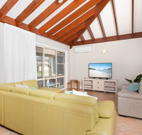 Occy's  Fingal Bay - VIC Tourism