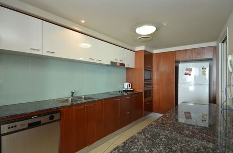 Ocean And Waterway View, 34th Floor, Chevron Renaissance - VIC Tourism 3