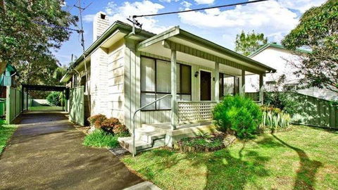 Ocean Beach Cottage - VIC Tourism 2