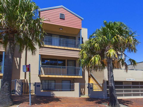 Ocean Blue On Manning - VIC Tourism 0