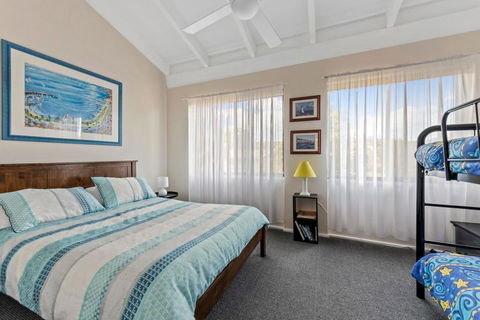Ocean St Holiday Apartment - VIC Tourism 0
