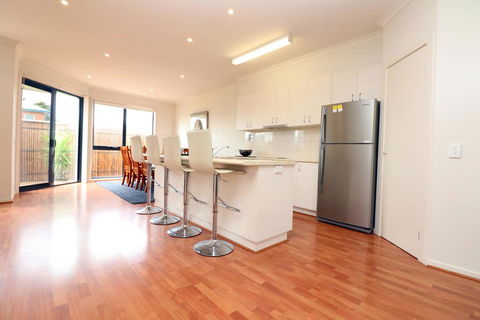 Ocean Whispers - Pets, WiFi, 300m Beach, 3 Bdrm, Linen - VIC Tourism 2