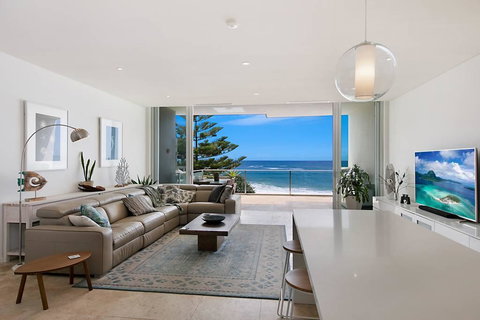 Oceanfront Penthouse, Stylish And Luxurious. - VIC Tourism 0
