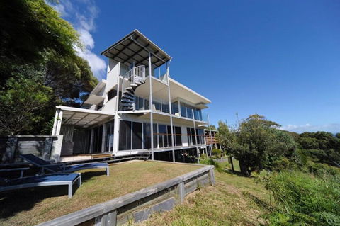 Oceanside 3 Bedrooms - VIC Tourism 0