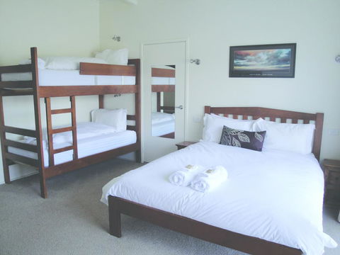 Off Mountain Accommodation - VIC Tourism 3
