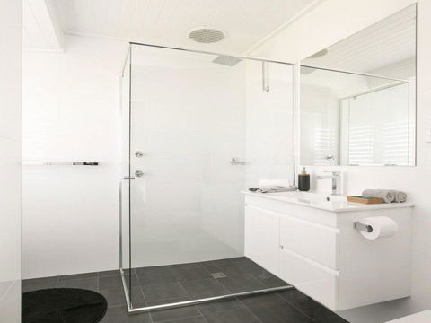 Ohana Oasis - Front Row To Reserve, Beach And Ocean - VIC Tourism 1