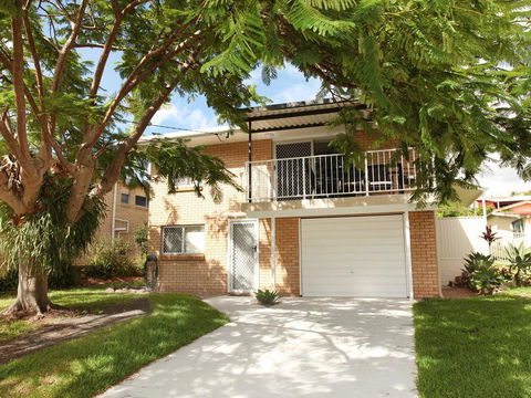 Oloway 40 - 2 BDRM Pet Friendly,  Budget Home - VIC Tourism 1