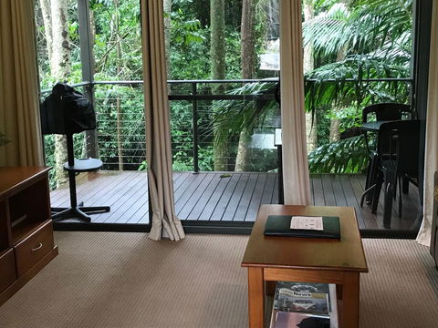 On Obi Maleny - VIC Tourism 2