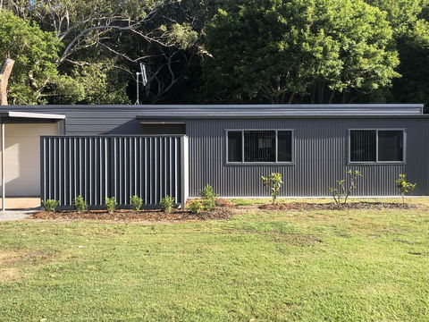 One Mile Beach Hideaway - VIC Tourism 0