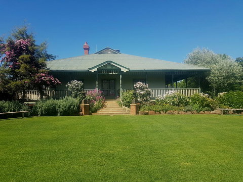 Orange Grove Gardens - VIC Tourism 1