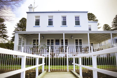 Oscars Waterfront Boutique Hotel - VIC Tourism 0
