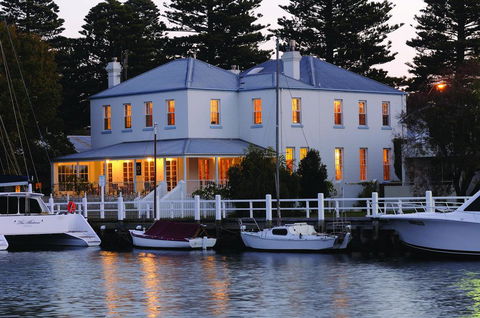 Oscars Waterfront Boutique Hotel - VIC Tourism 3