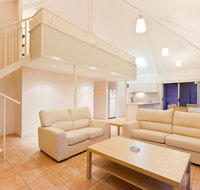 Osprey Holiday Village Unit 105 - Tranquil 3 Bedroom Holiday Villa with a Pool in the Complex - VIC Tourism