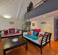 Osprey Holiday Village Unit 112 -Vibrant 3 Bedroom Holiday Villa with a Pool in the Complex - VIC Tourism
