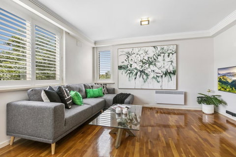 Oversized Apartment Close To City, Parks, MCG - VIC Tourism 0
