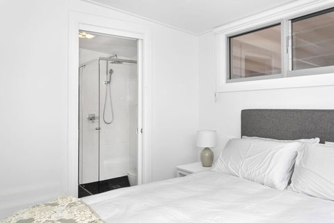 Pa's Beach House - Apartment 1 - VIC Tourism 2