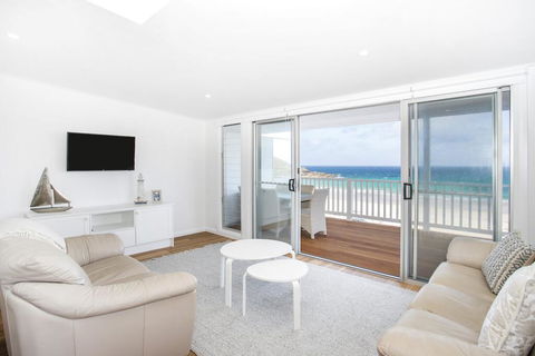 Pa's Beach House - Apartment 2 - VIC Tourism 2