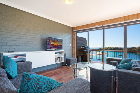 Pacific Pines Unit 5 - VIC Tourism 0