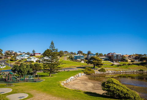 Pacific Pines Unit 5 - VIC Tourism 2