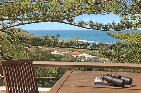 Pacific Tower Penthouse - VIC Tourism 1