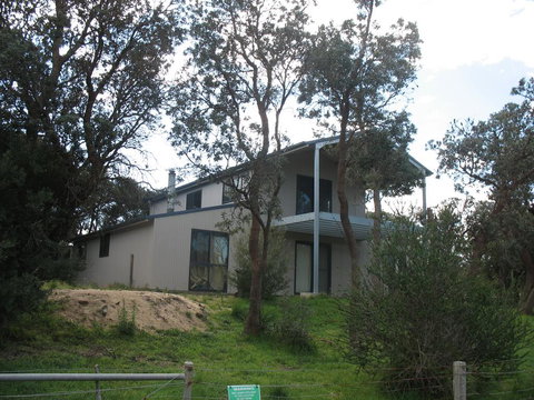 Paradise On The Boulevard - VIC Tourism 0